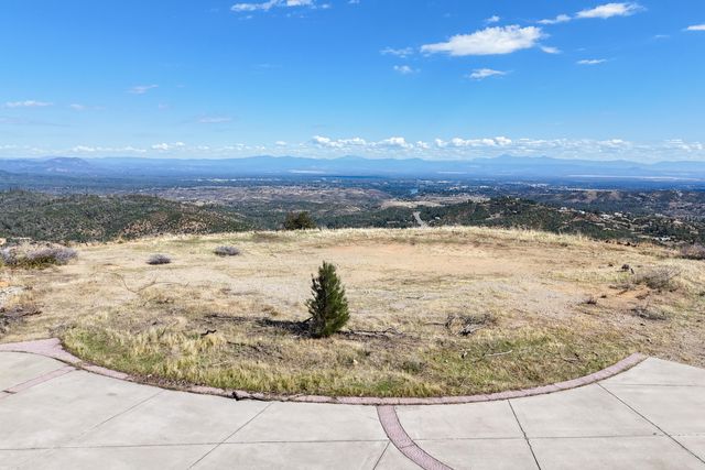 15075 Brunswick Drive, Redding, CA 96001