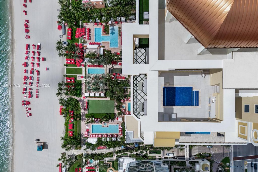 Image 26 of property listing at 17875 Collins Ave PH5002, Sunny Isles Beach, FL 33160