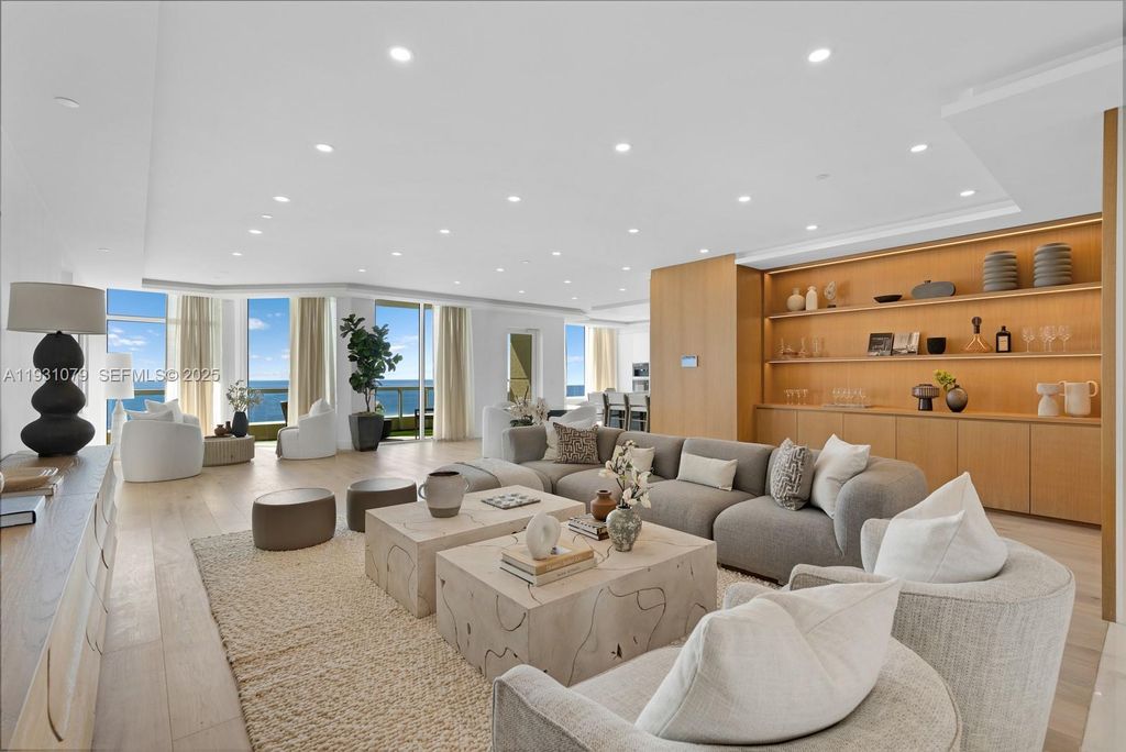 Image 4 of property listing at 17875 Collins Ave PH5002, Sunny Isles Beach, FL 33160