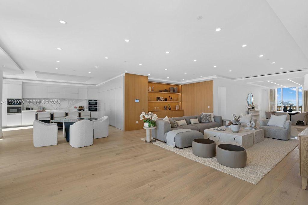 Image 5 of property listing at 17875 Collins Ave PH5002, Sunny Isles Beach, FL 33160