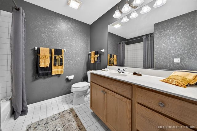 710 Juniper Lane, Lake In The Hills, IL 60156