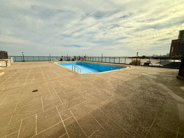 6007 N Sheridan Road 6H, Chicago, IL 60660