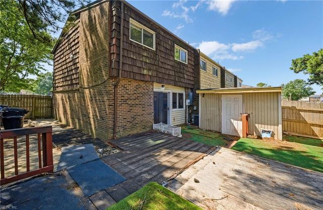 1208 Green Cedar LN, Virginia Beach, VA 23453