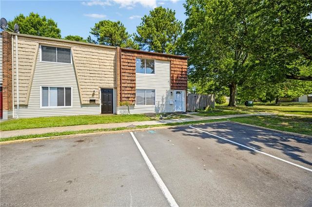 1208 Green Cedar LN, Virginia Beach, VA 23453