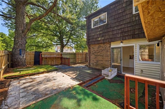 1208 Green Cedar LN, Virginia Beach, VA 23453