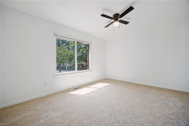 1208 Green Cedar LN, Virginia Beach, VA 23453