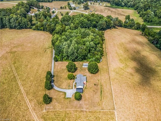 3868 Running Cedar Lane, Hamptonville, NC 27020