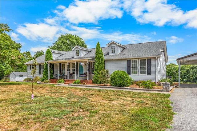 3868 Running Cedar Lane, Hamptonville, NC 27020