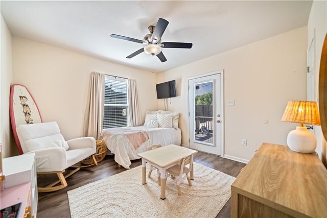 329 E Lakeside and 326 Picture Dr, Corpus Christi, TX 78418