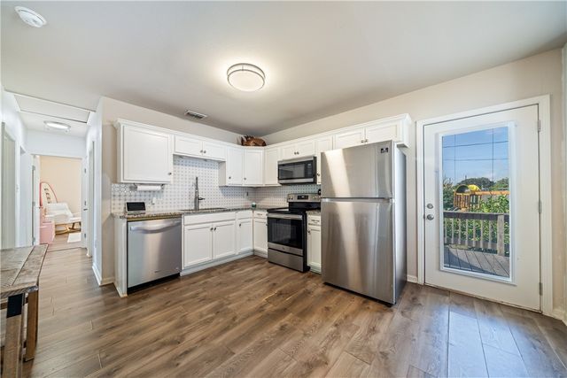 329 E Lakeside and 326 Picture Dr, Corpus Christi, TX 78418