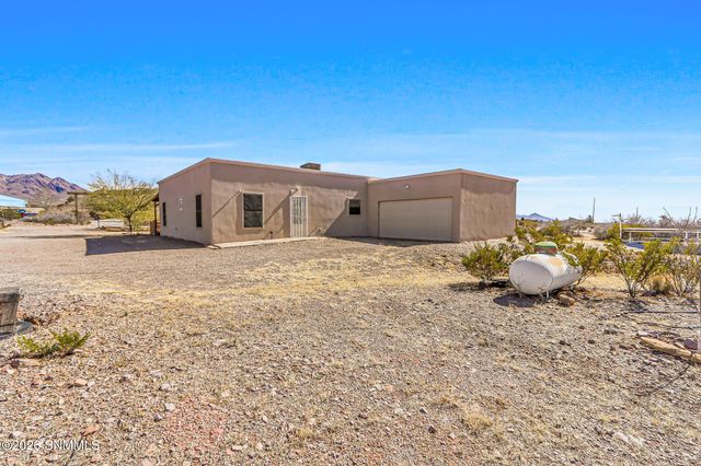 5048 Alamo Mine Trail, Las Cruces, NM 88011