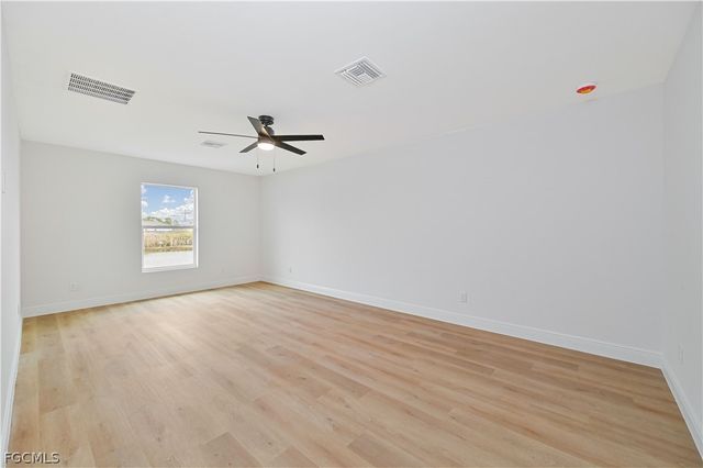 2125 NE 5th PL, Cape Coral, FL 33909