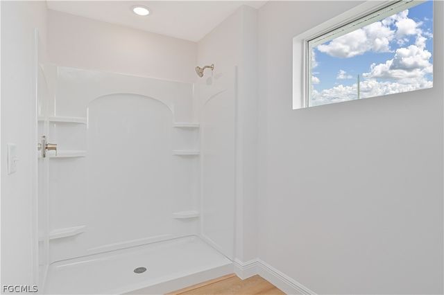 2125 NE 5th PL, Cape Coral, FL 33909