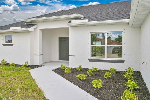 2125 NE 5th PL, Cape Coral, FL 33909