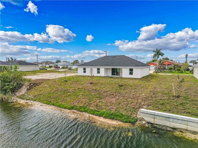 2125 NE 5th PL, Cape Coral, FL 33909