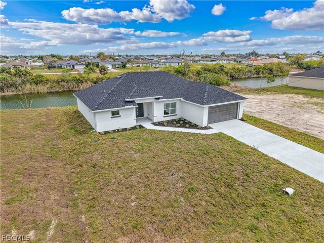2125 NE 5th PL, Cape Coral, FL 33909