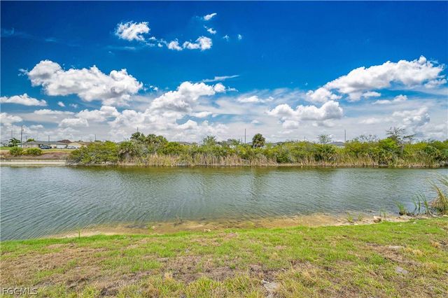 2125 NE 5th PL, Cape Coral, FL 33909