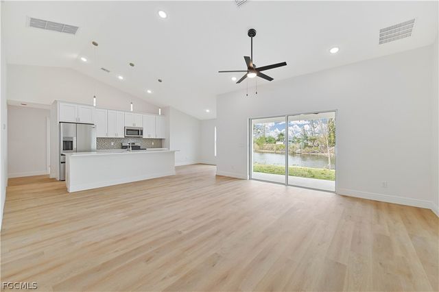 2125 NE 5th PL, Cape Coral, FL 33909