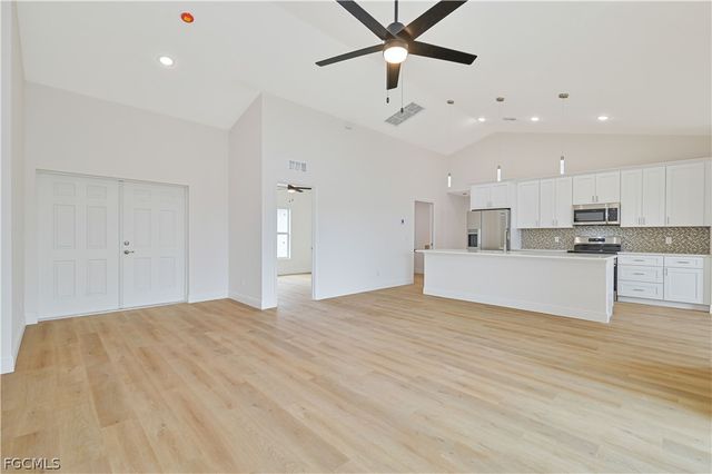 2125 NE 5th PL, Cape Coral, FL 33909