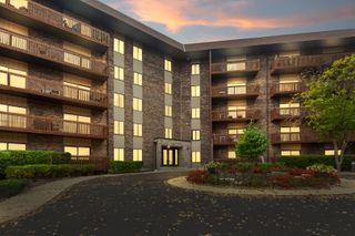120 Lakeview Drive 514, Bloomingdale, IL 60108