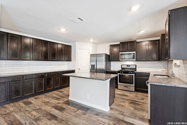187 Scarlet Macaw, San Antonio, TX 78253
