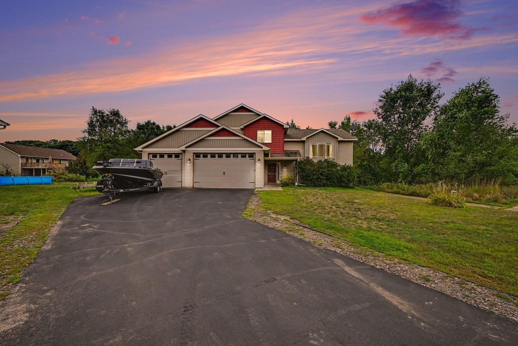 820 Kelly Street, Lino Lakes, MN 55014 — exterior