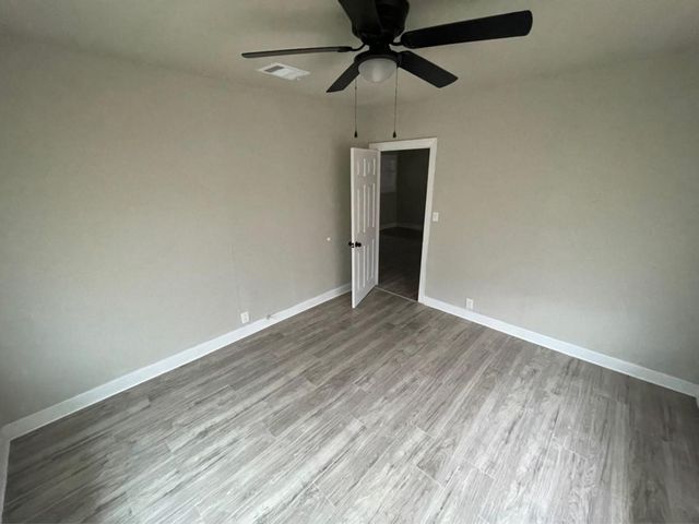 5229 Rue Street, Houston, TX 77033
