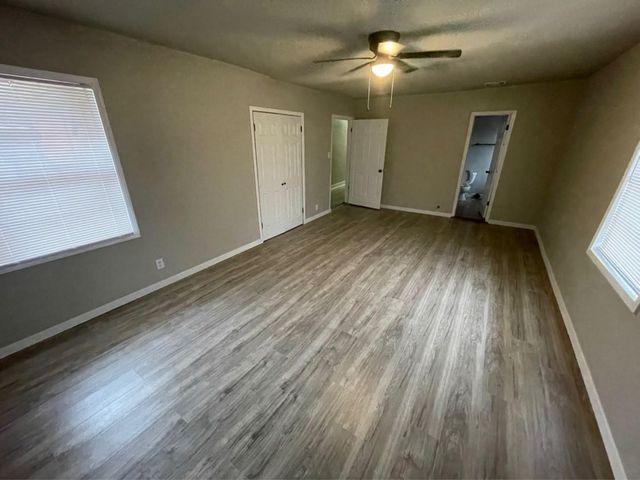 5229 Rue Street, Houston, TX 77033