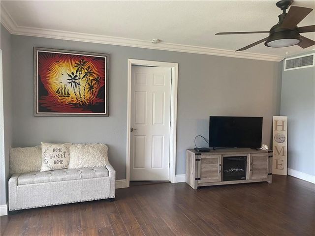 4387 Trevi Ct 305, Lake Worth, FL 33467
