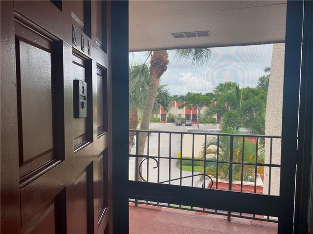 4387 Trevi Ct 305, Lake Worth, FL 33467