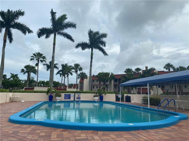 4387 Trevi Ct 305, Lake Worth, FL 33467