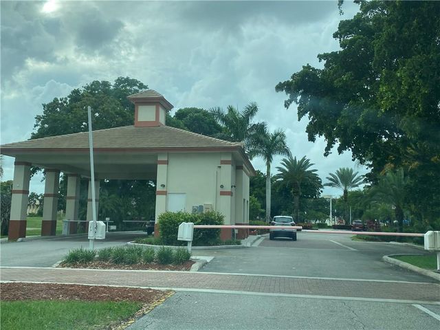 4387 Trevi Ct 305, Lake Worth, FL 33467