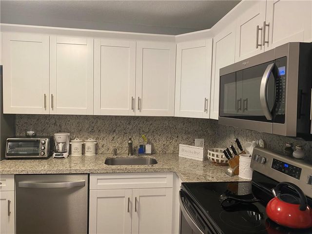 4387 Trevi Ct 305, Lake Worth, FL 33467
