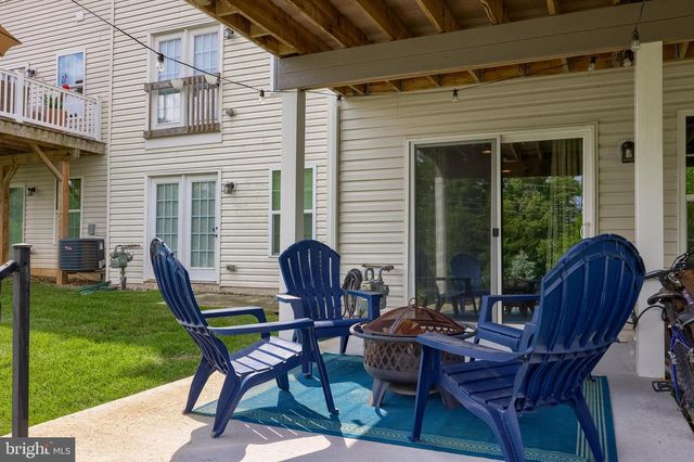 1277 RANNOCH LN, York, PA 17403