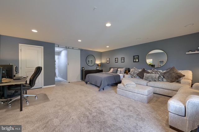 1277 RANNOCH LN, York, PA 17403