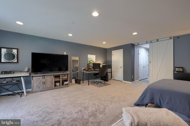 1277 RANNOCH LN, York, PA 17403