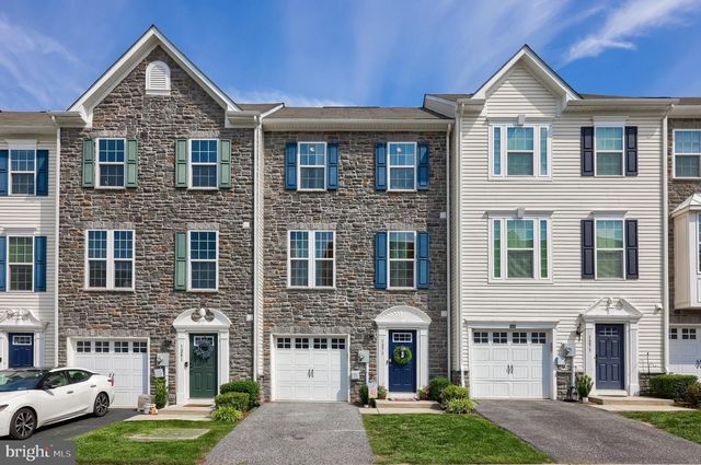 1277 RANNOCH LN, York, PA 17403