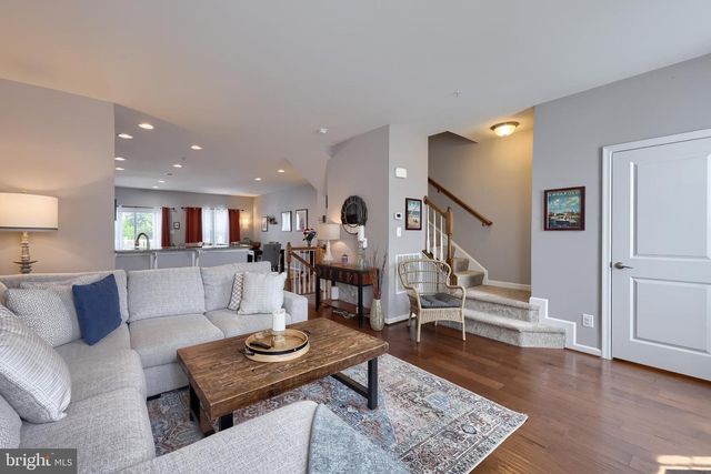 1277 RANNOCH LN, York, PA 17403