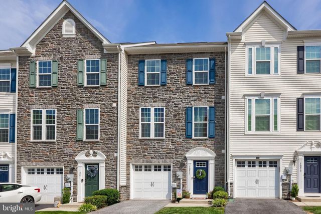 1277 RANNOCH LN, York, PA 17403