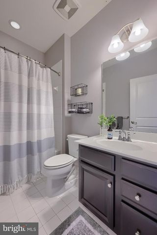 1277 RANNOCH LN, York, PA 17403