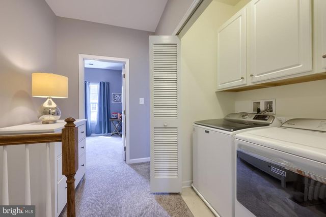 1277 RANNOCH LN, York, PA 17403