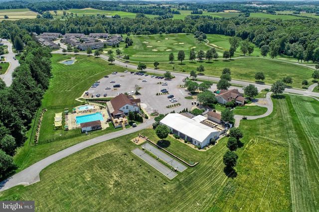 1277 RANNOCH LN, York, PA 17403