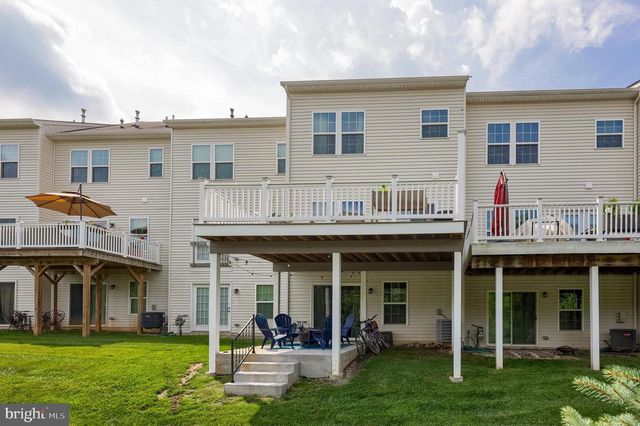 1277 RANNOCH LN, York, PA 17403