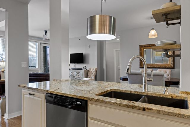 200 Manufacturers Road Apt 203, Chattanooga, TN 37405