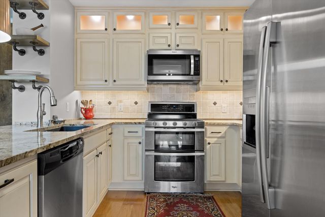 200 Manufacturers Road Apt 203, Chattanooga, TN 37405