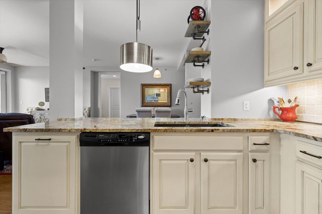 200 Manufacturers Road Apt 203, Chattanooga, TN 37405