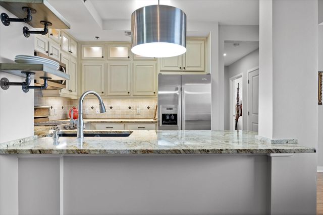 200 Manufacturers Road Apt 203, Chattanooga, TN 37405