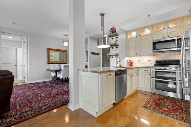 200 Manufacturers Road Apt 203, Chattanooga, TN 37405