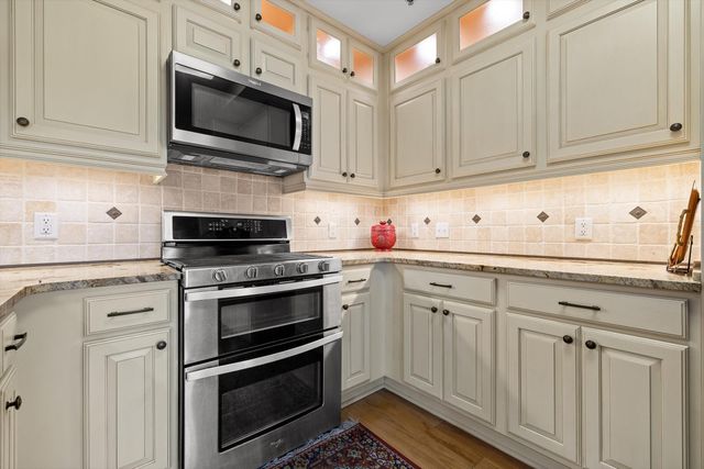 200 Manufacturers Road Apt 203, Chattanooga, TN 37405