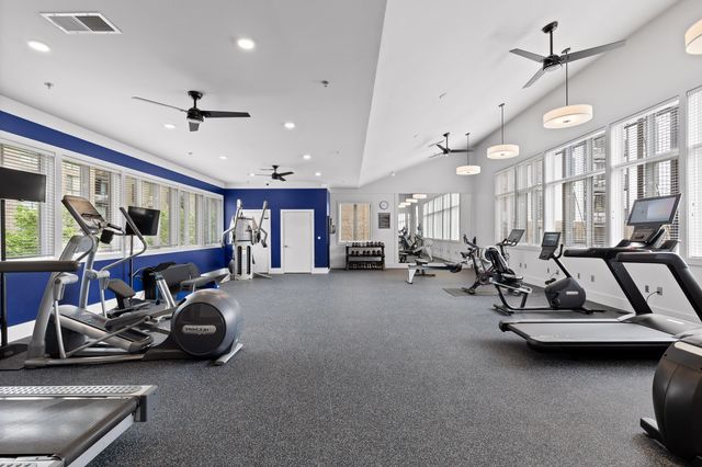 200 Manufacturers Road Apt 203, Chattanooga, TN 37405